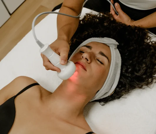 Soin anti-age relachement cutané à Muret