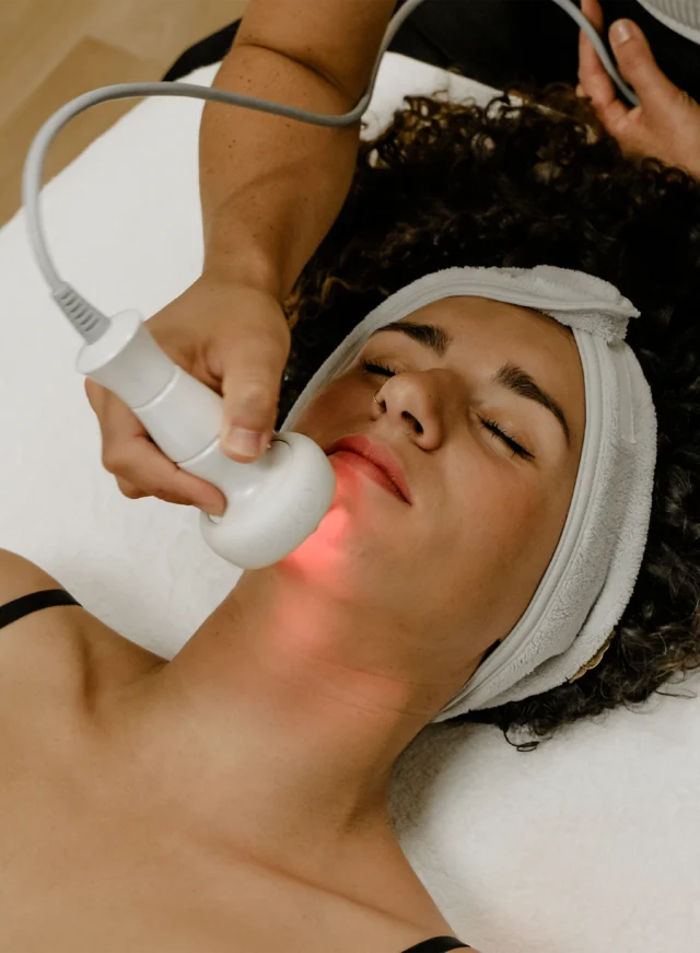 Soin anti-age relachement cutané à Muret