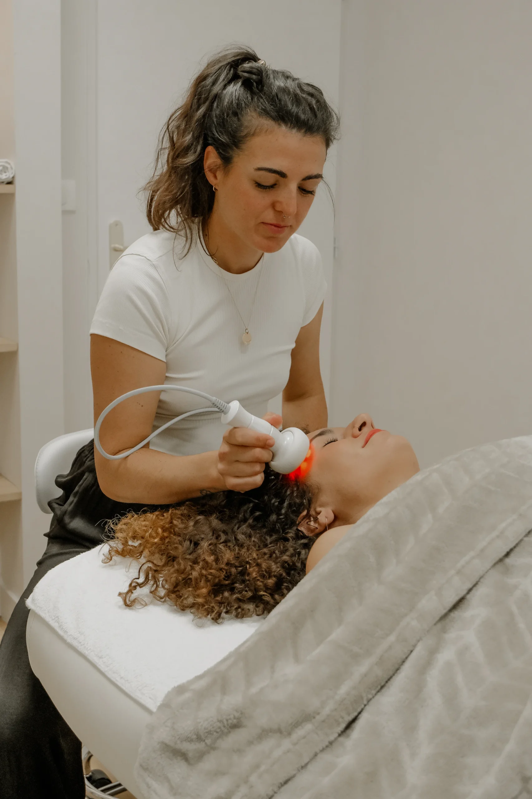 Soin anti-age relachement cutané à Muret